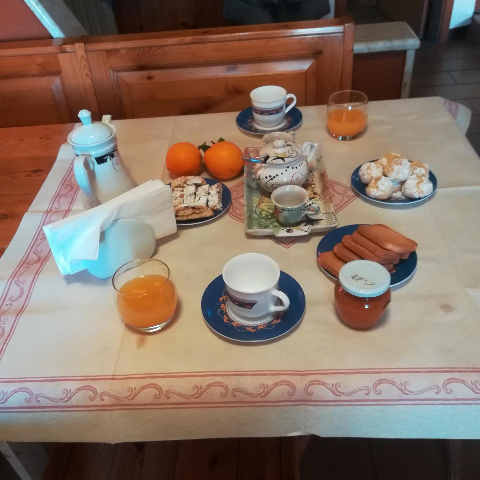 Bed and Breakfast Mansarda Fiorita Abatemarco Exterior foto
