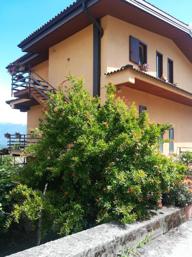 Bed and Breakfast Mansarda Fiorita Abatemarco Exterior foto